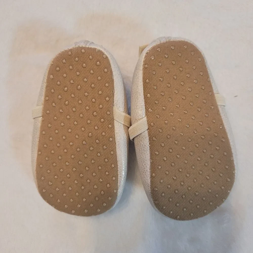 Old navy size 0-3 months baby girl Ballet shoes